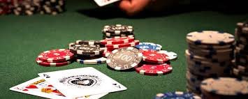 Antarmuka permainan Bingo di aplikasi mobile alesistogel menampilkan kartu bingo dengan pola dan kontrol permainan